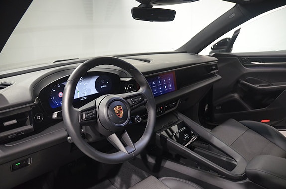 Porsche Macan 12 of 22
