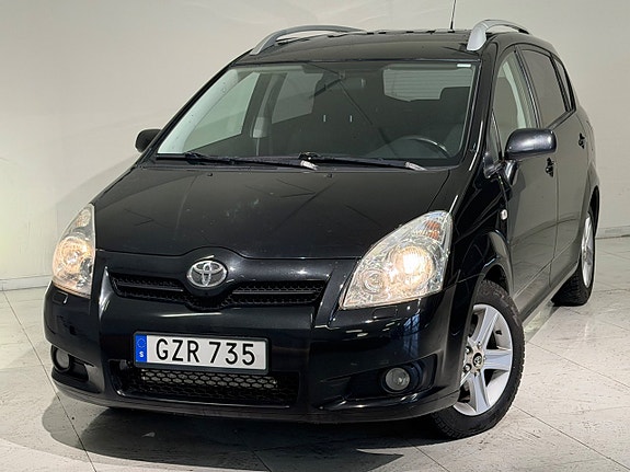 Toyota Corolla Verso 4 of 5