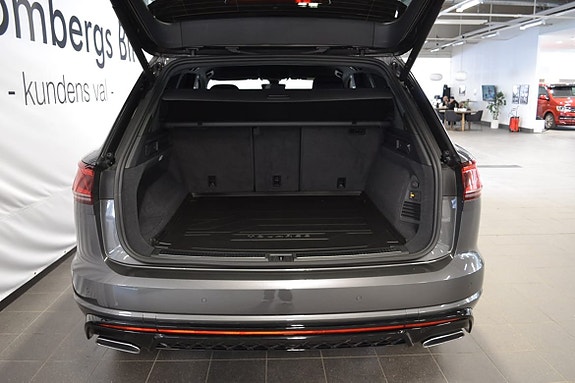 Volkswagen Touareg 5 of 16