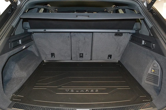 Volkswagen Touareg 6 of 16
