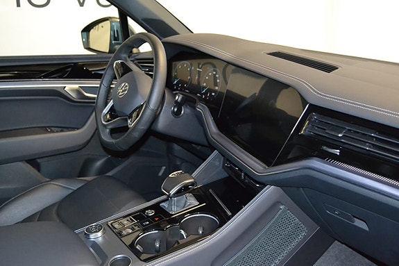 Volkswagen Touareg 9 of 16
