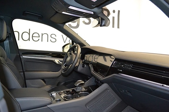 Volkswagen Touareg 10 of 16