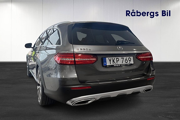 Mercedes-Benz E220 d 3 of 5