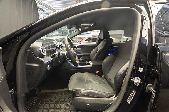 Mercedes-Benz C300 19 of 26