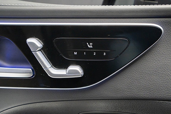 Mercedes-Benz C300 14 of 26