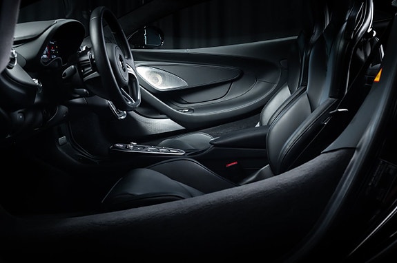 McLaren GT 19 of 29