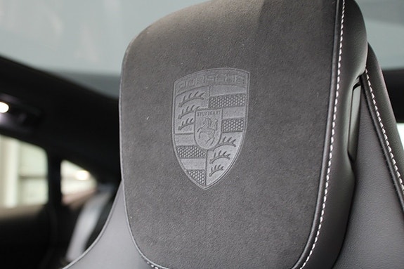 Porsche Taycan 4S 12 of 18