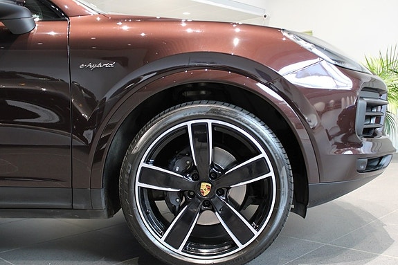 Porsche Cayenne Coupe 14 of 15