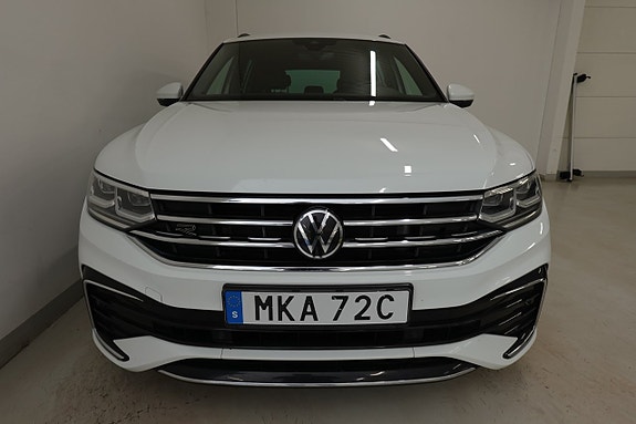 Volkswagen Tiguan 2 of 5