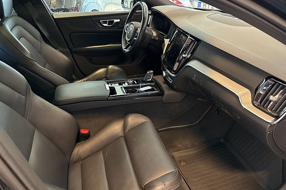 Volvo V60 19 of 24