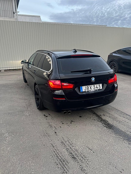 BMW 520d 4 of 5