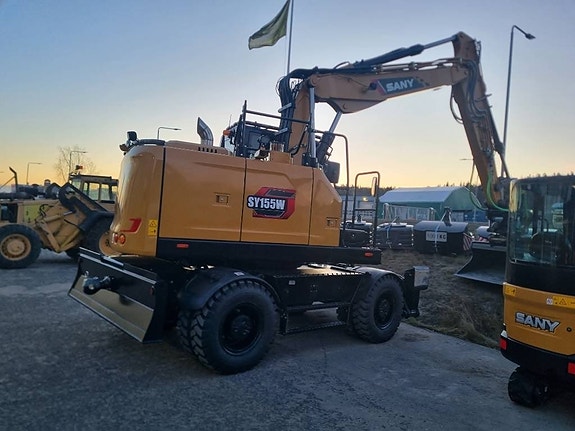 Sany sy155w 3 of 4