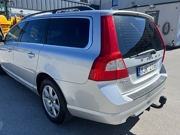 Volvo V70 5 of 14