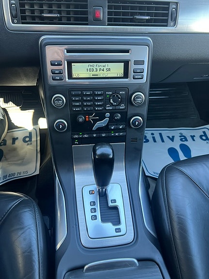 Volvo V70 12 of 14
