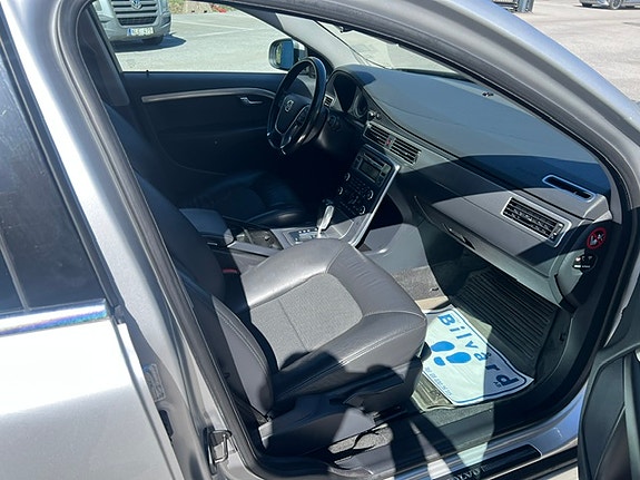 Volvo V70 9 of 14
