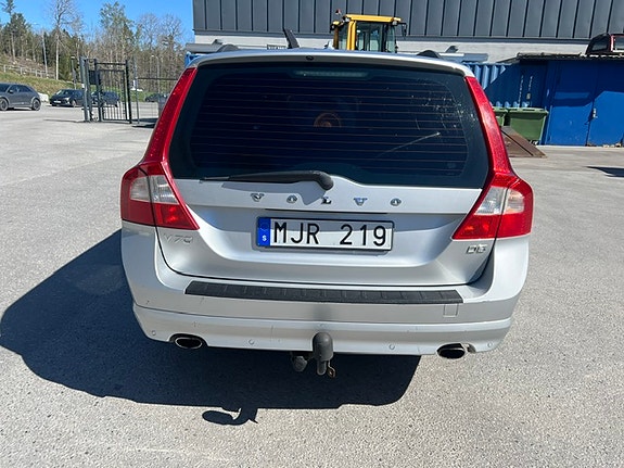 Volvo V70 4 of 14