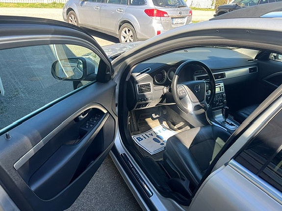Volvo V70 10 of 14
