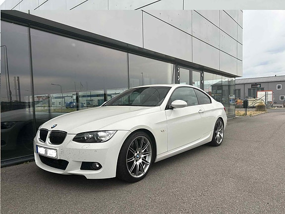 BMW 335d 2 of 5