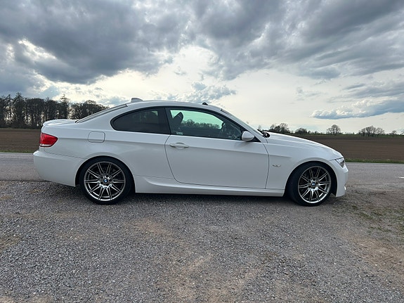 BMW 335d 4 of 5