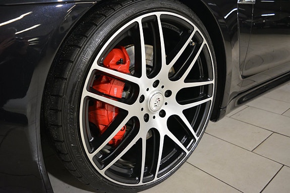 Porsche Panamera GTS 5 of 5