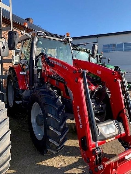 Massey Ferguson 5S.145 2 of 5