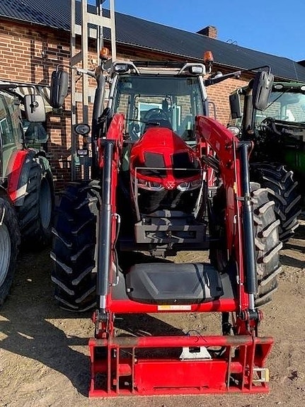 Massey Ferguson 5S.145 3 of 5