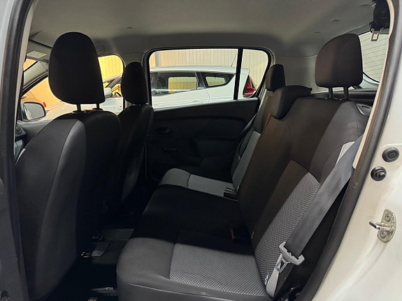 Dacia Sandero 15 of 15