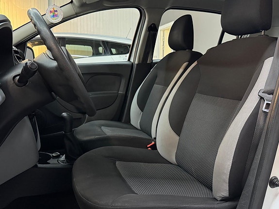 Dacia Sandero 14 of 15