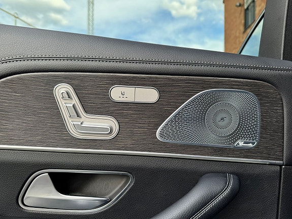Mercedes-Benz GLS400 d 25 of 30