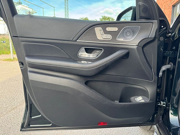 Mercedes-Benz GLS400 d 12 of 30