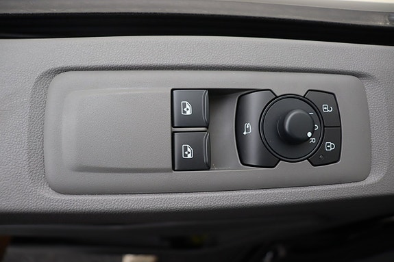Volkswagen Transporter 18 of 23