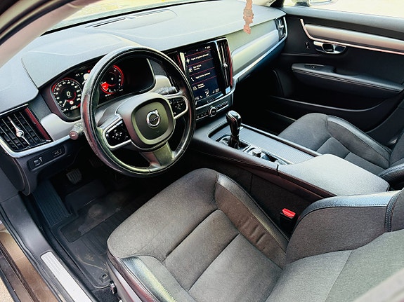 Volvo V90 10 of 28