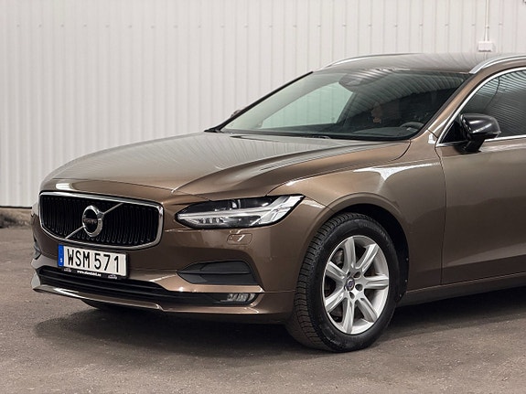 Volvo V90 2 of 5