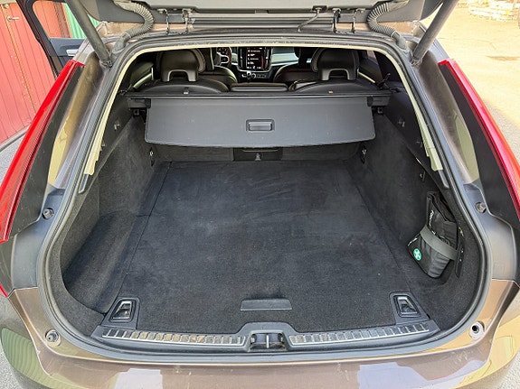 Volvo V90 22 of 28