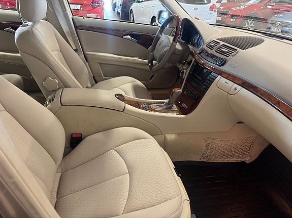 Mercedes-Benz E400 8 of 14