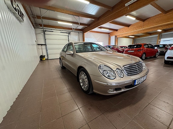 Mercedes-Benz E400 5 of 14