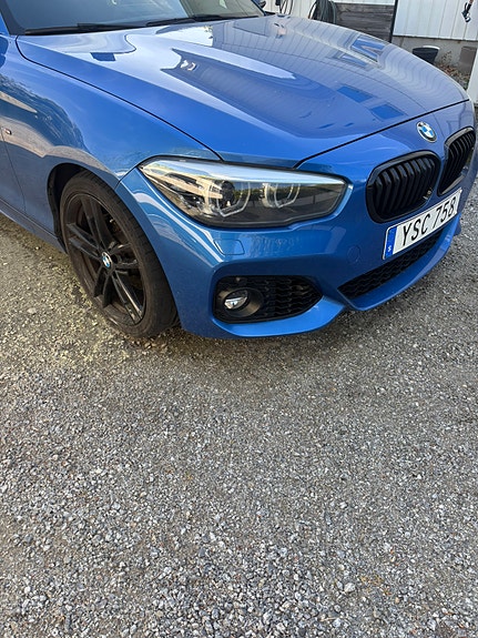 BMW 120d 2 of 5