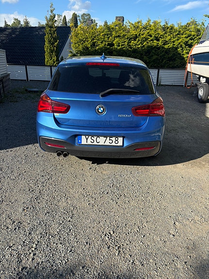 BMW 120d 4 of 5
