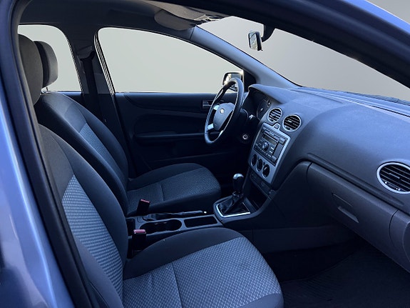 Ford Focus 5 of 8