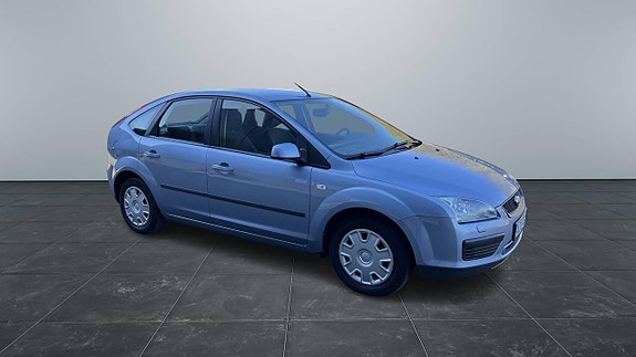 Ford Focus 2 of 8