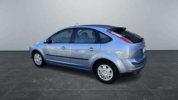 Ford Focus 3 of 8