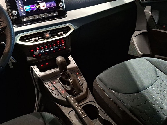 Seat Arona 14 of 23