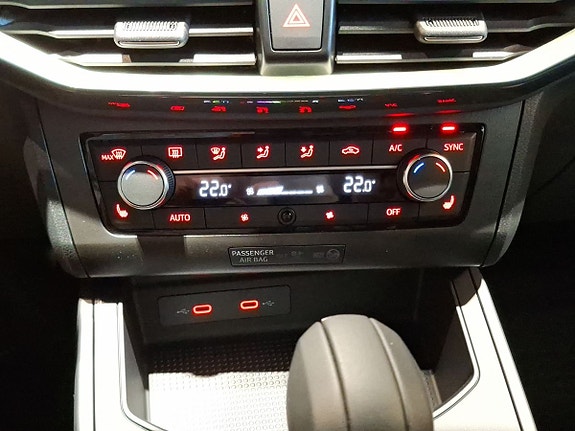 Seat Arona 15 of 23