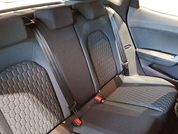 Seat Arona 22 of 23