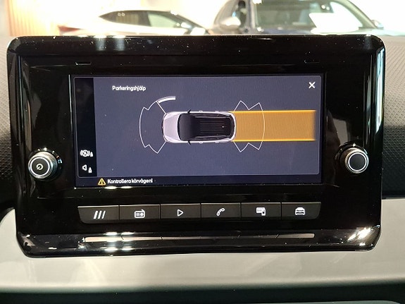 Seat Arona 18 of 23