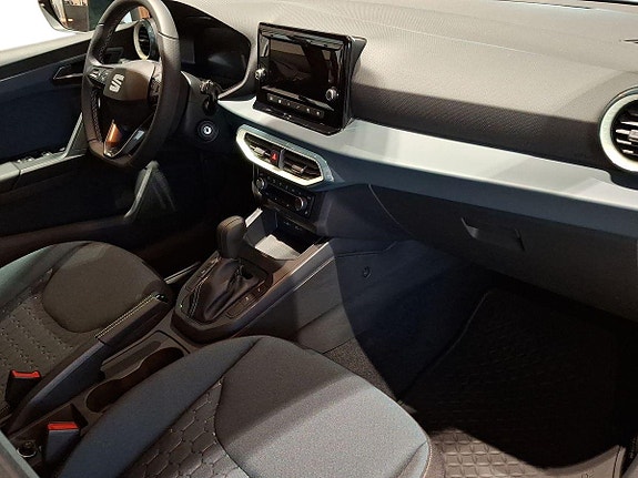 Seat Arona 13 of 23