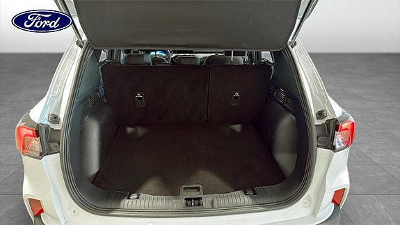 Ford Kuga 10 of 12