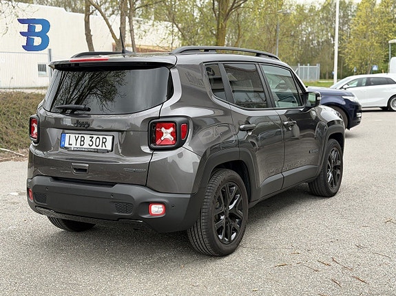 Jeep Renegade 6 of 16