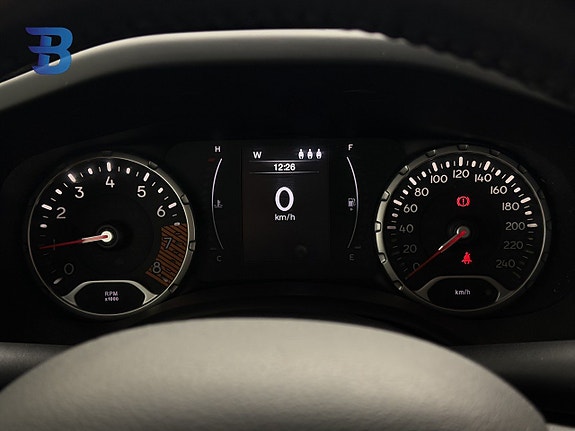 Jeep Renegade 14 of 16