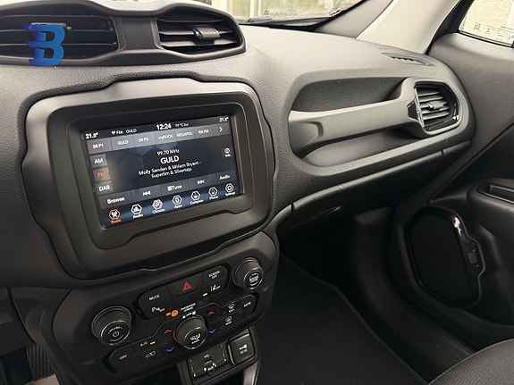 Jeep Renegade 15 of 16